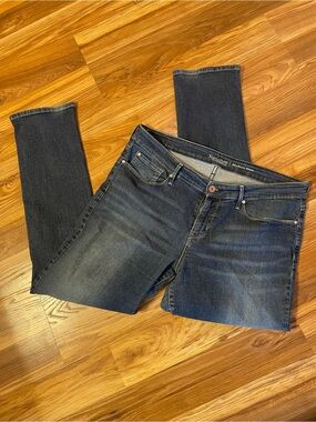 Levi's Women’s Medium Dark Blue Skinny Jeans